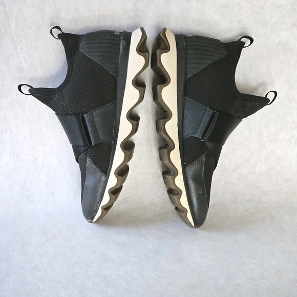 Sorel Women's Black Kinetic Slip-On Sneakers Size 7M - Picture 4 of 6